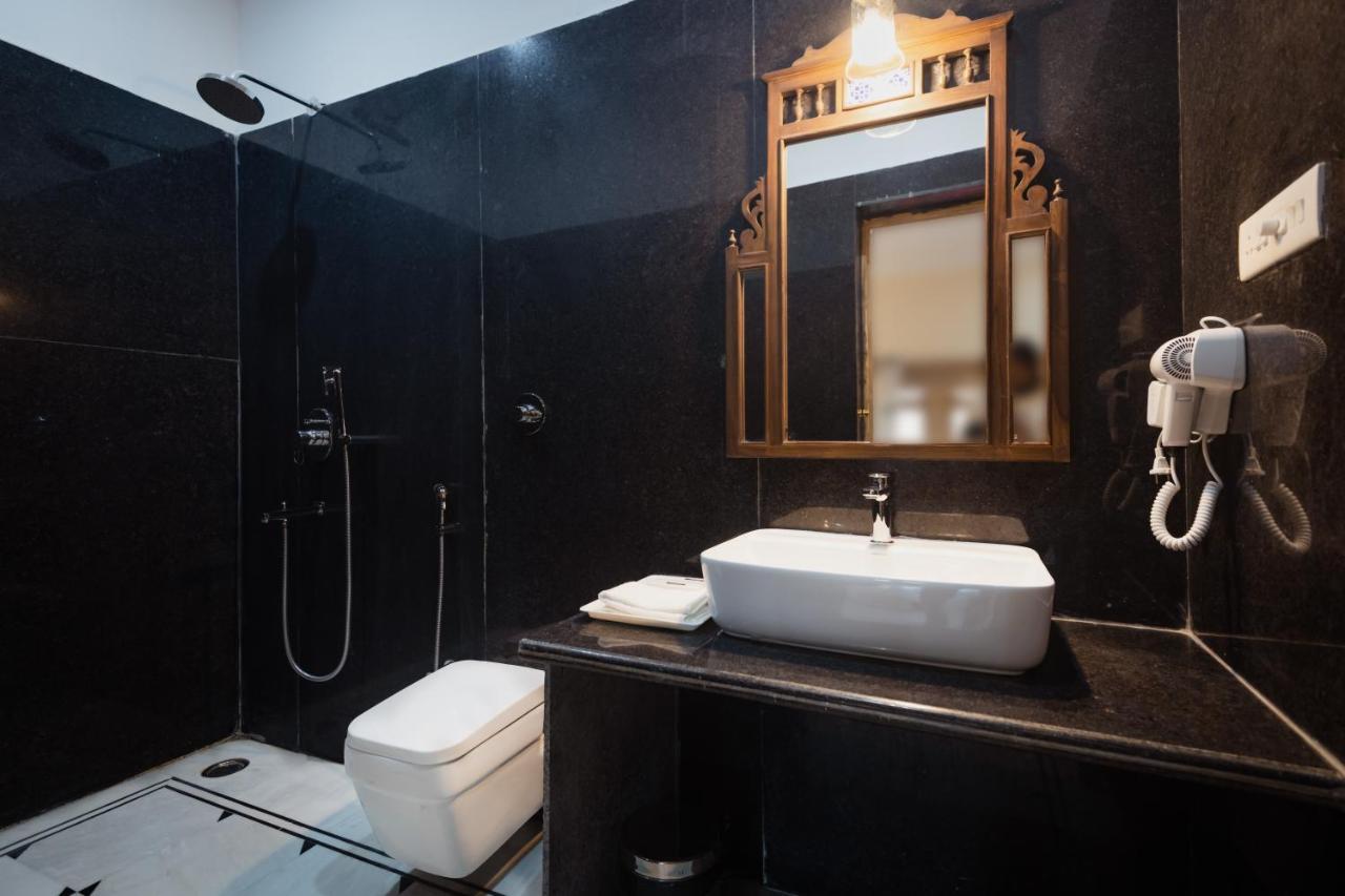 Hotel Dev Garh Jaisalmer Eksteriør bilde